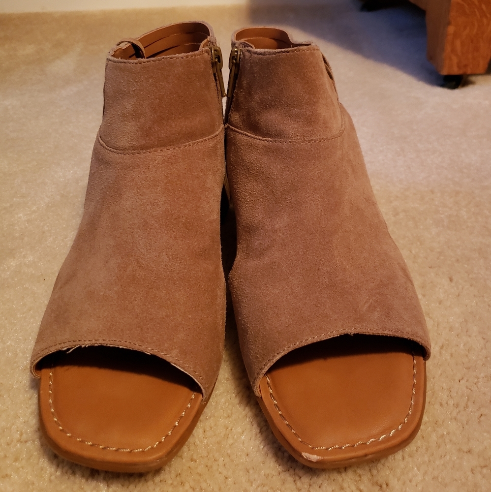 BOC sandals